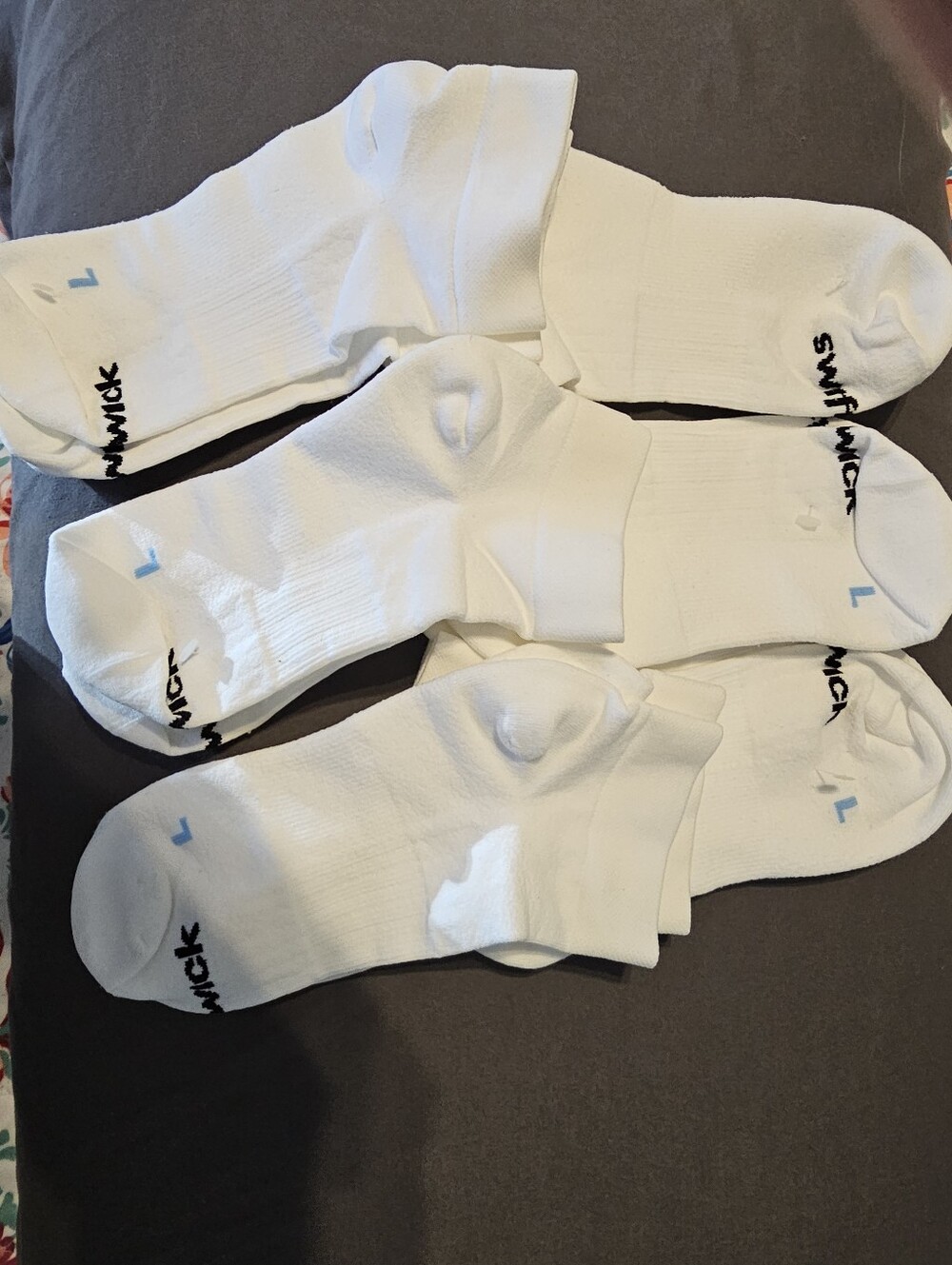 6 Swiftwick Aspire Ankle Athletic Socks White Size Large L Mens 10-11.5 NWOB NEW